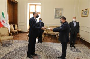 New Vatican ambassador meets Iran FM