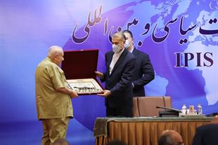 Iran FM holds first meeting with Tehran-based foreign ambassadors