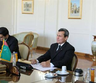 Iranian, Turkmen FMs