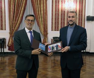 Iranian, Venezuelan FMs meet